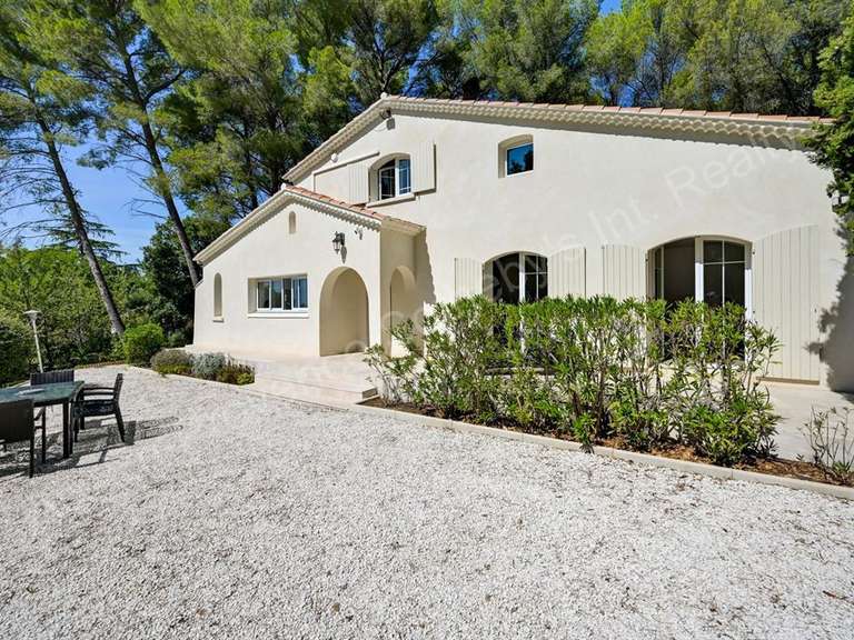 Maison Éguilles - 4 chambres - 164m²