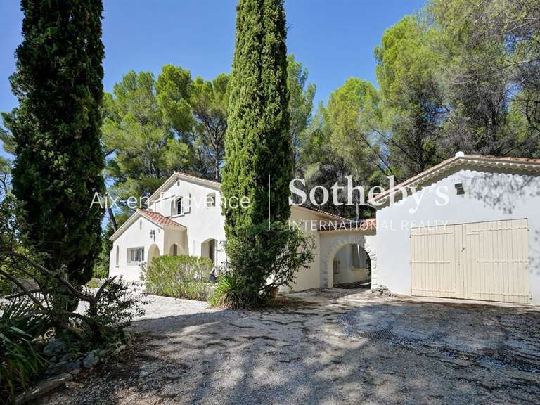 Maison Éguilles - 4 chambres - 164m²