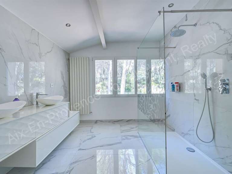 Maison Éguilles - 4 chambres - 164m²