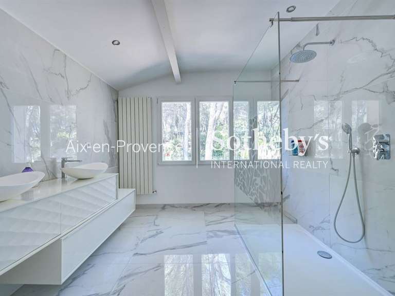 Maison Éguilles - 4 chambres - 164m²