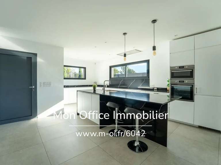 Maison Éguilles - 4 chambres - 170m²