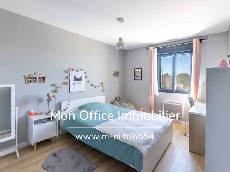 Maison Éguilles - 4 chambres - 118m²