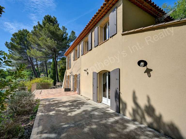 Maison Éguilles - 4 chambres - 180m²