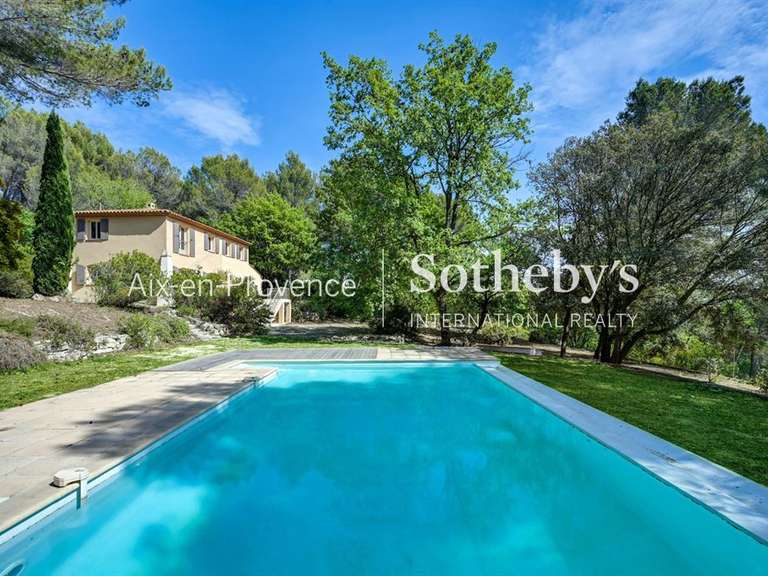 Maison Éguilles - 4 chambres - 180m²