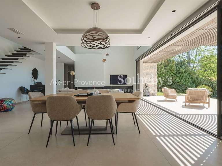 Maison Éguilles - 4 chambres - 240m²