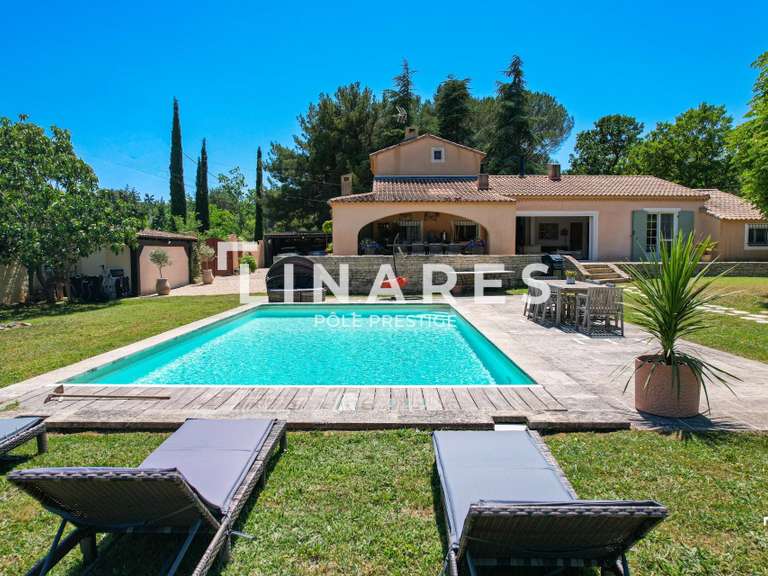 Maison Éguilles - 5 chambres - 191m²