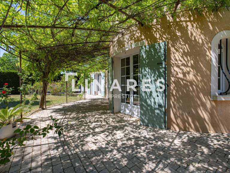 Maison Éguilles - 5 chambres - 191m²