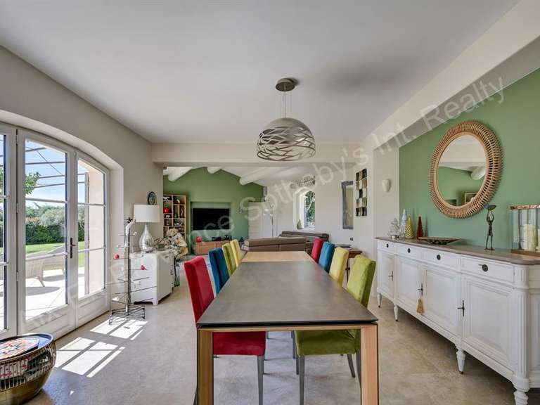 Maison Éguilles - 5 chambres - 230m²