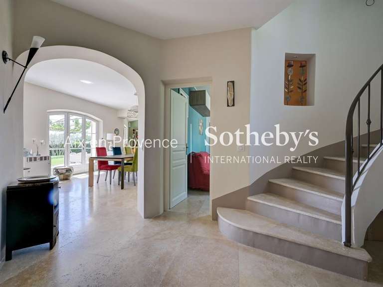 Maison Éguilles - 5 chambres - 230m²