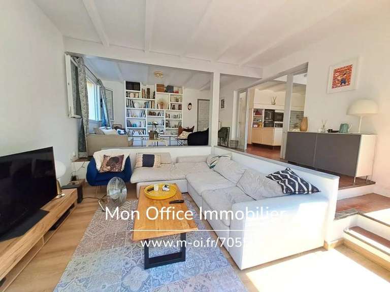 Maison Éguilles - 4 chambres - 190m²