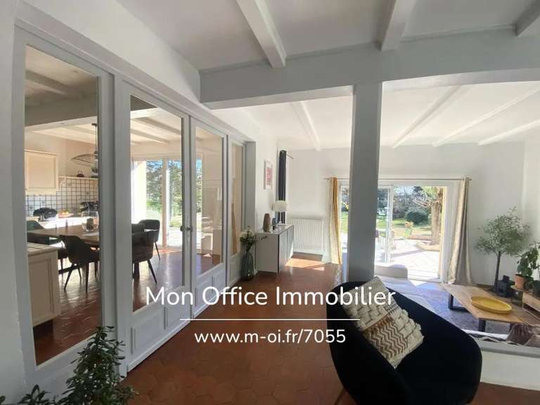 Maison Éguilles - 4 chambres - 190m²