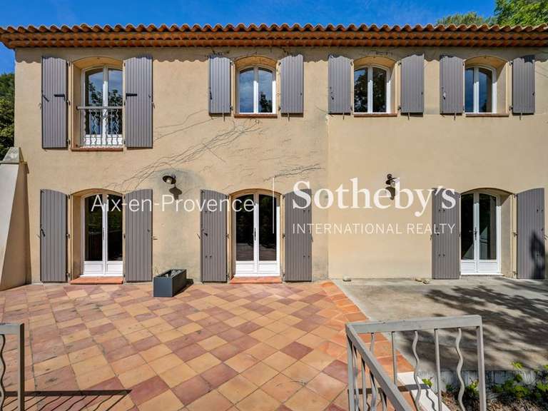 Maison Éguilles - 4 chambres - 180m²
