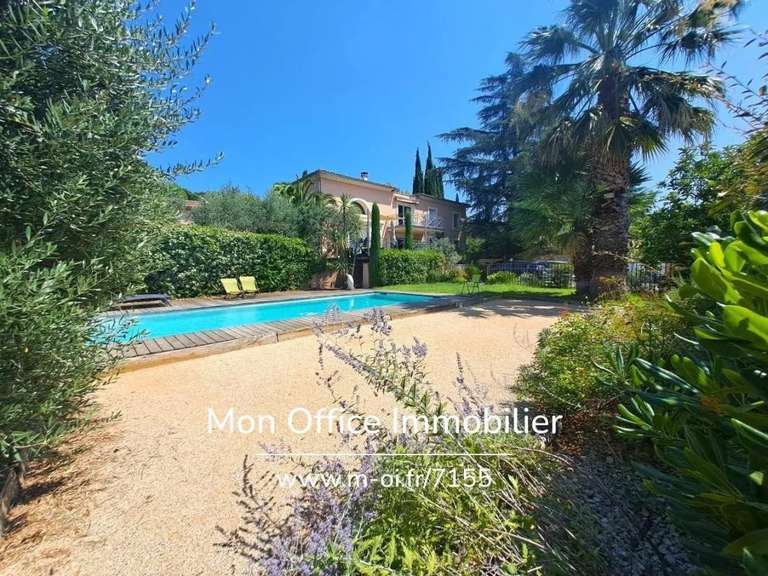 Maison Éguilles - 5 chambres - 194m²