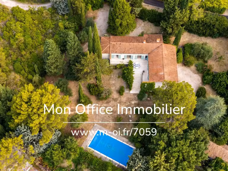 Maison Éguilles - 6 chambres - 212m²