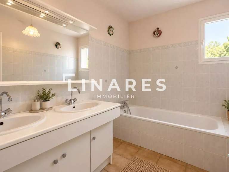 Maison Éguilles - 3 chambres - 138m²