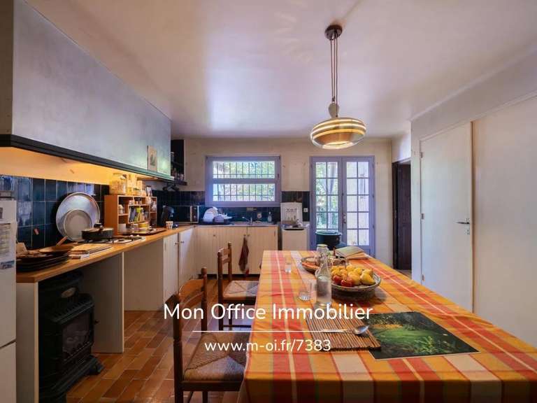 Maison Éguilles - 5 chambres - 170m²