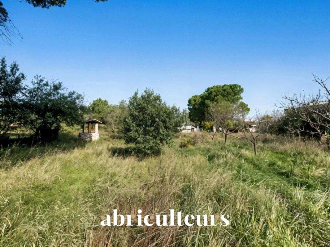 Land Éguilles