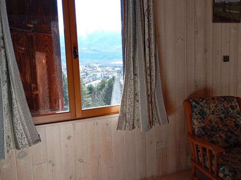 Maison Embrun - 17 chambres - 828m²