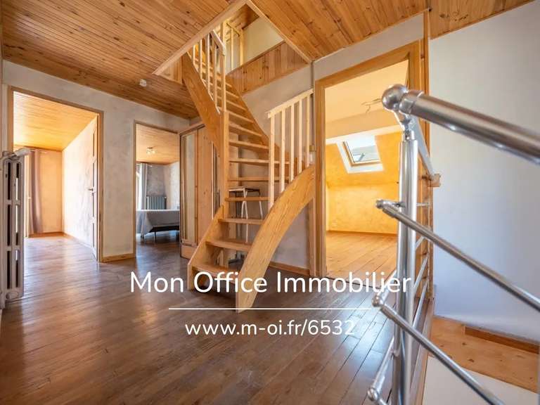 Maison Embrun - 5 chambres - 195m²