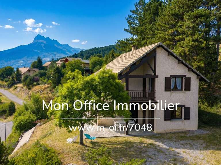 Maison Embrun - 4 chambres - 160m²
