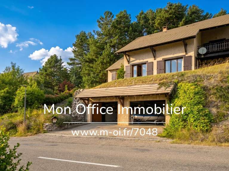Maison Embrun - 4 chambres - 160m²
