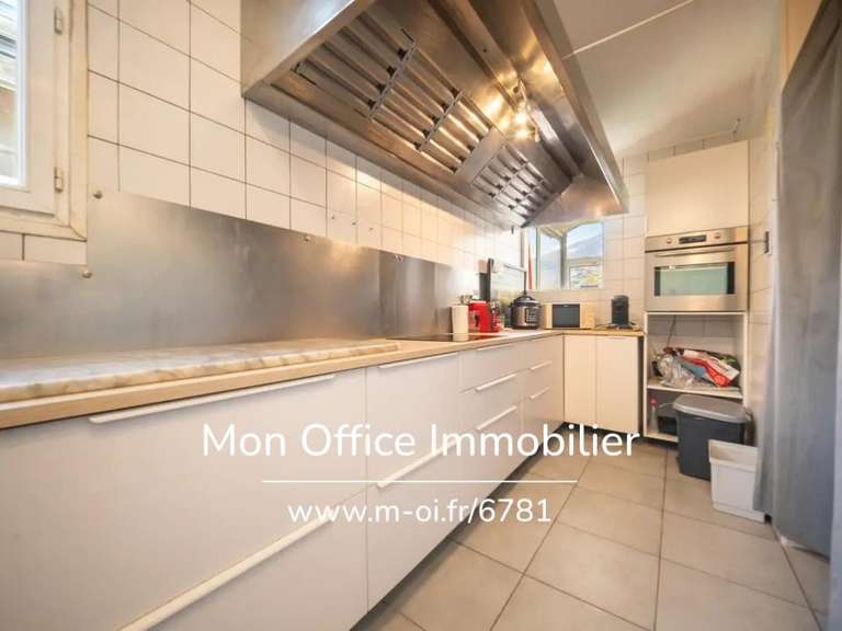 Maison Embrun - 16 chambres - 400m²