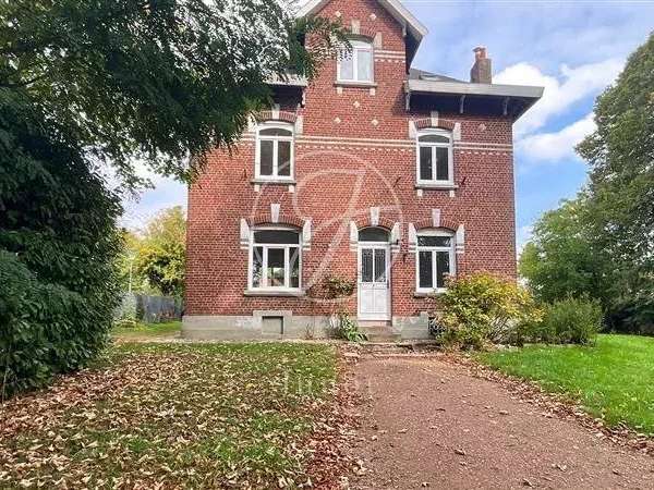 House Ennetières-en-Weppes - 5 bedrooms - 215m²