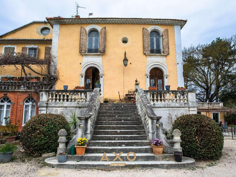 Property Entraigues-sur-la-Sorgue - 15 bedrooms