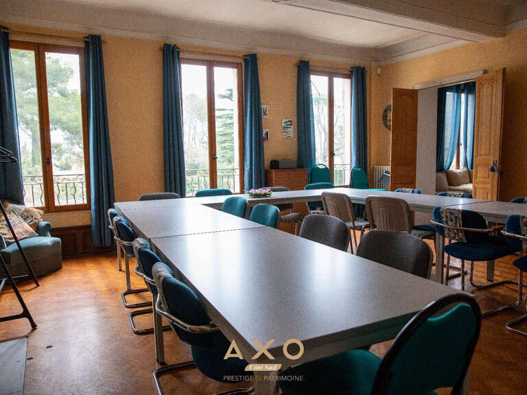 Property Entraigues-sur-la-Sorgue - 15 bedrooms