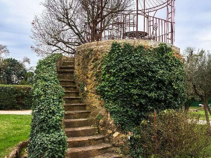 Property Entraigues-sur-la-Sorgue - 15 bedrooms