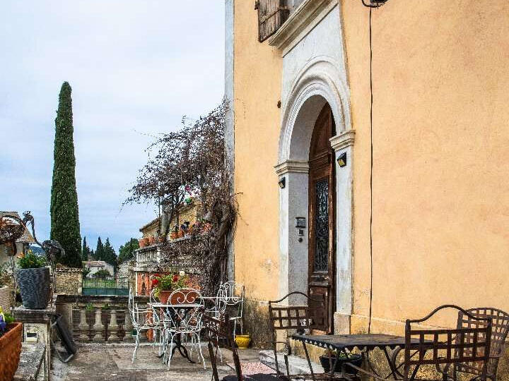 Property Entraigues-sur-la-Sorgue - 15 bedrooms
