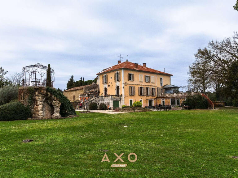 Property Entraigues-sur-la-Sorgue - 15 bedrooms