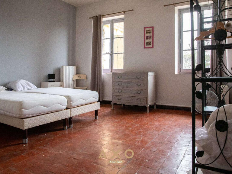 Property Entraigues-sur-la-Sorgue - 15 bedrooms
