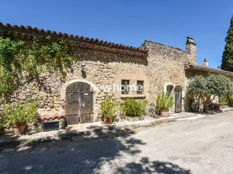 Maison Entrecasteaux - 3 chambres - 237m²