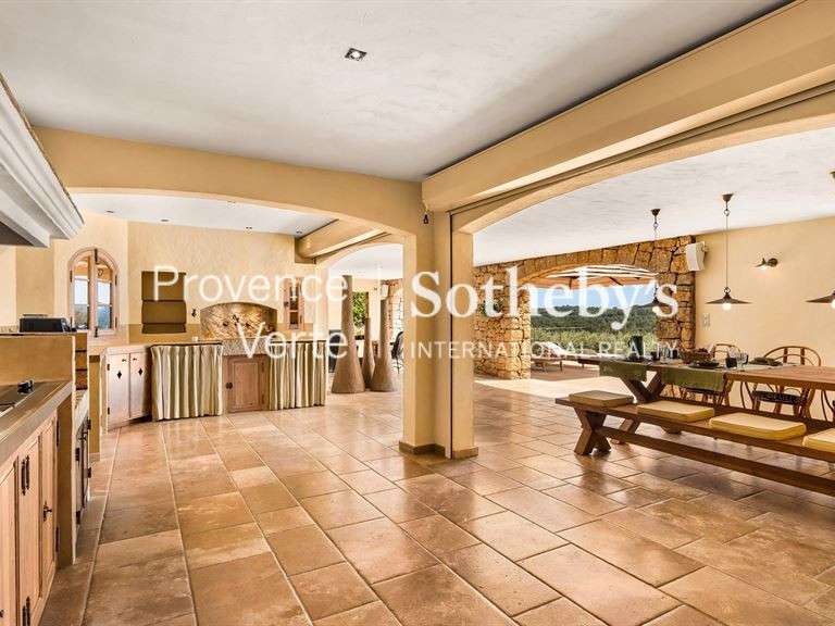 Maison Entrecasteaux - 3 chambres - 288m²