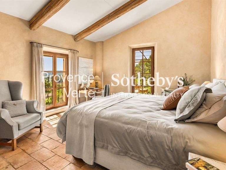 Maison Entrecasteaux - 3 chambres - 288m²