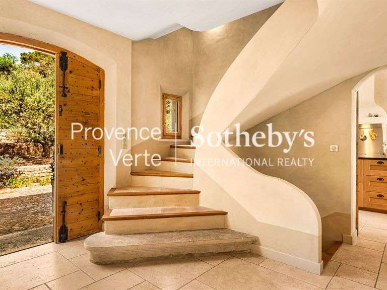 Maison Entrecasteaux - 3 chambres - 288m²