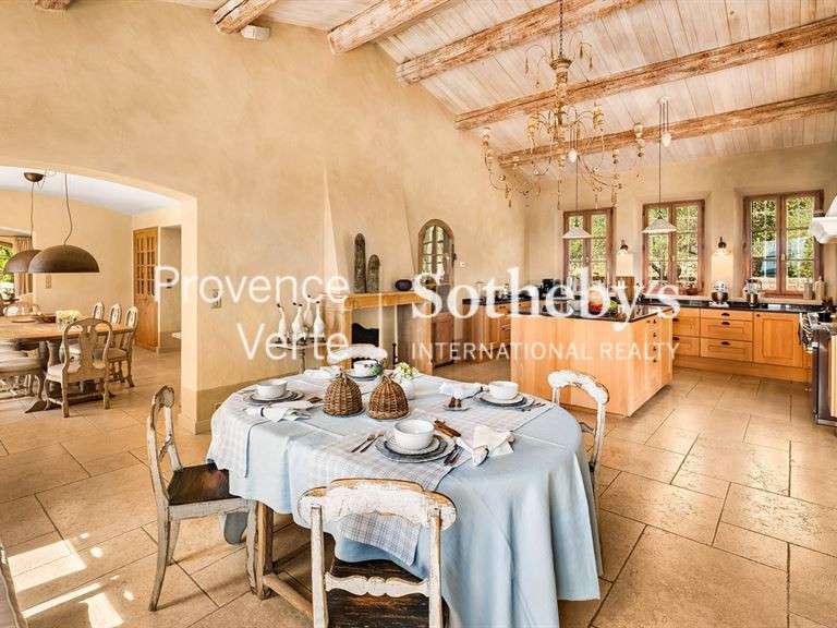 Maison Entrecasteaux - 3 chambres - 288m²