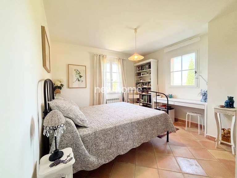 Maison Entrecasteaux - 4 chambres - 192m²