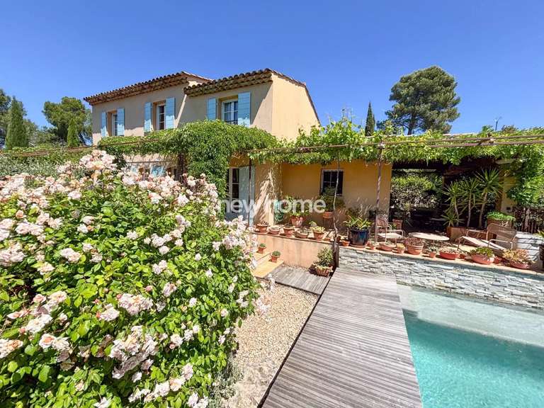 Maison Entrecasteaux - 4 chambres - 192m²
