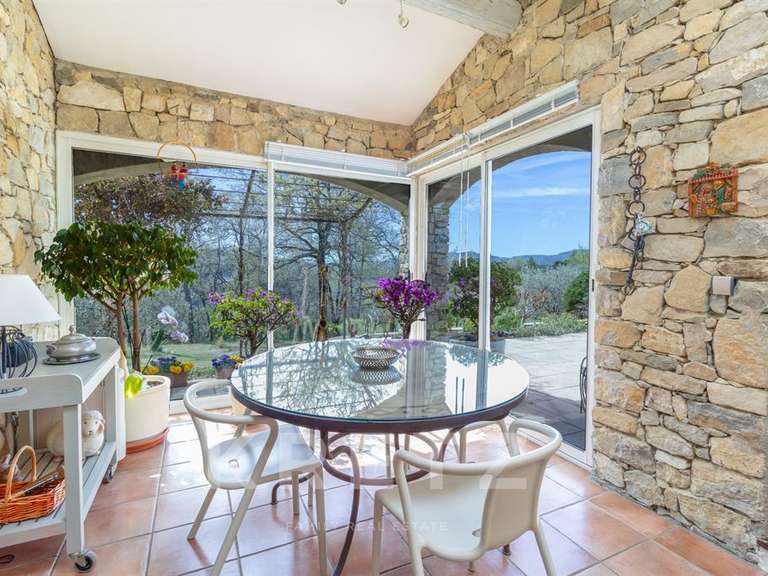 Maison Entrechaux - 6 chambres - 216m²