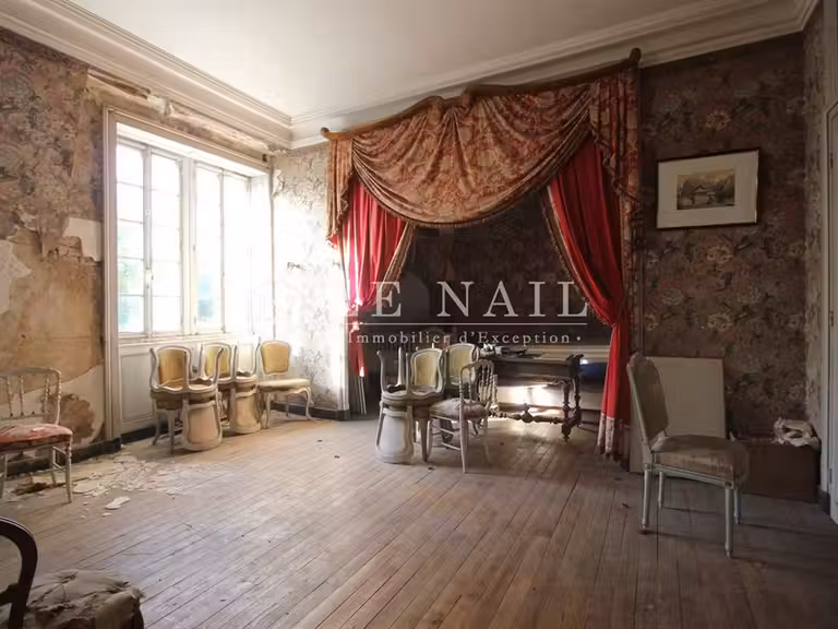 Château Ernée - 7 chambres - 700m²