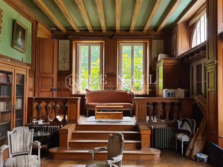 Château Ernée - 7 chambres - 700m²