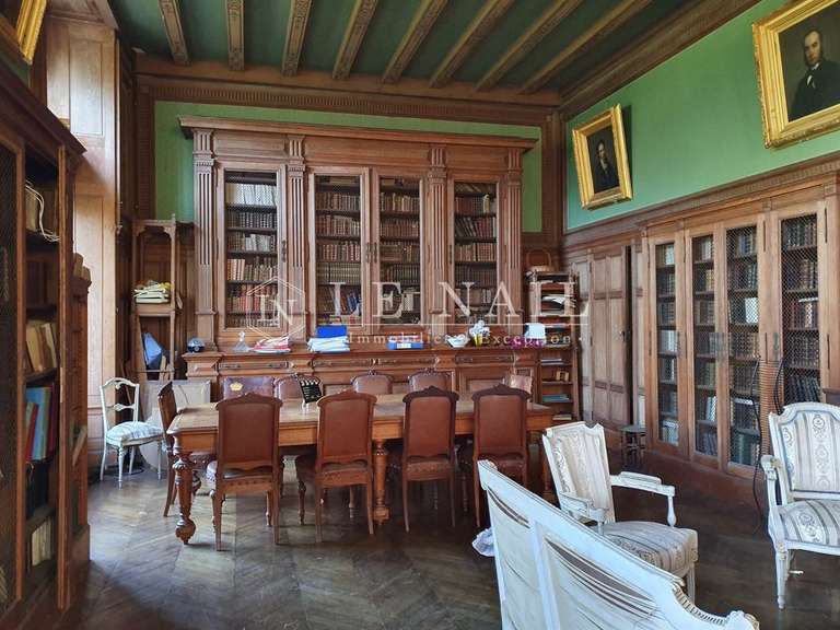 Château Ernée - 7 chambres - 700m²