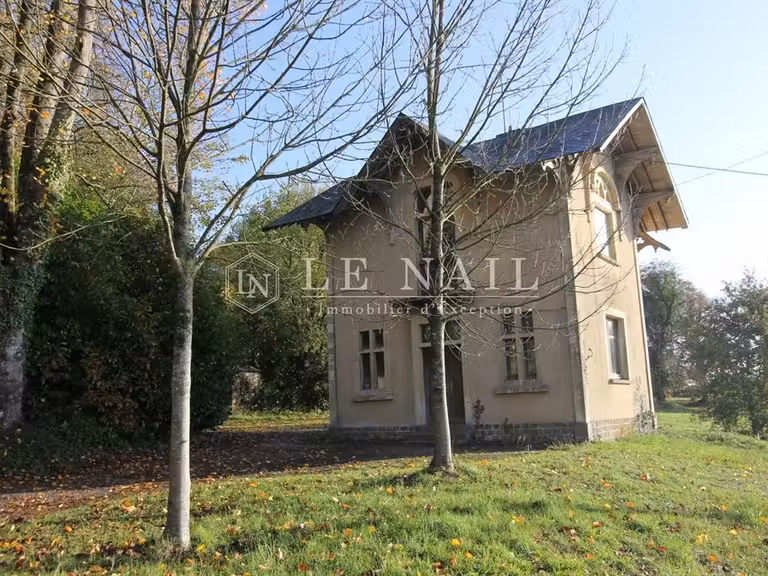 Château Ernée - 7 chambres - 700m²
