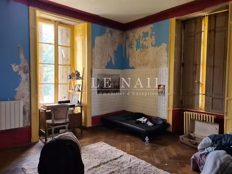 Château Ernée - 7 chambres - 700m²