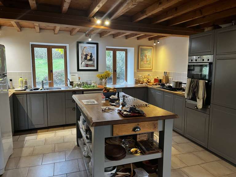 Propriété Escueillens-et-Saint-Just-de-Bélengard - 4 chambres - 306m²