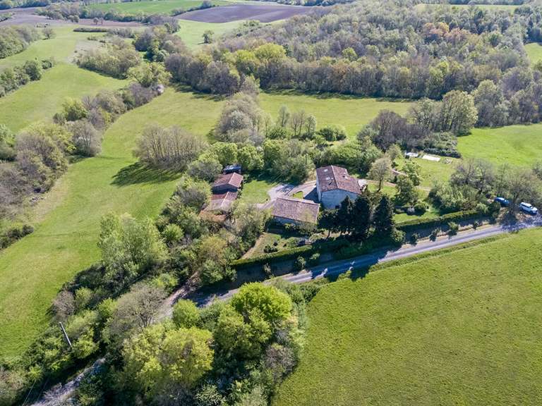 Propriété Escueillens-et-Saint-Just-de-Bélengard - 4 chambres - 306m²