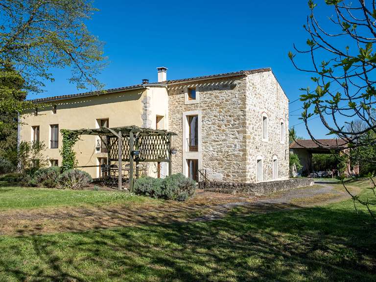 Propriété Escueillens-et-Saint-Just-de-Bélengard - 4 chambres - 306m²