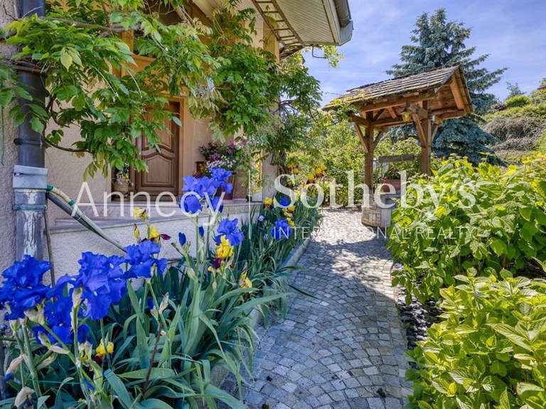 Maison Ésery - 3 chambres - 190m²